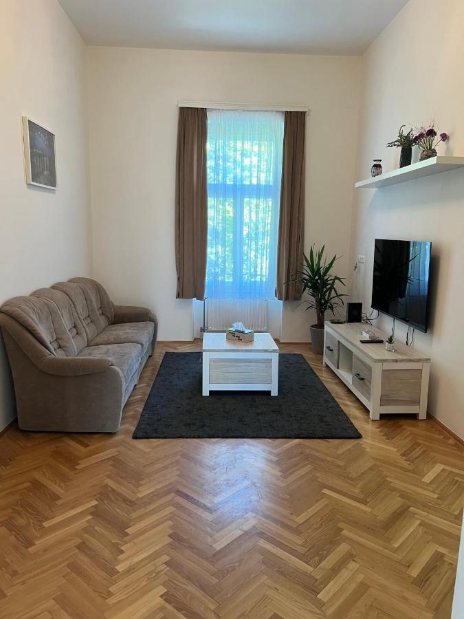 Tamas Apartman Székesfehérvár Eksteriør billede